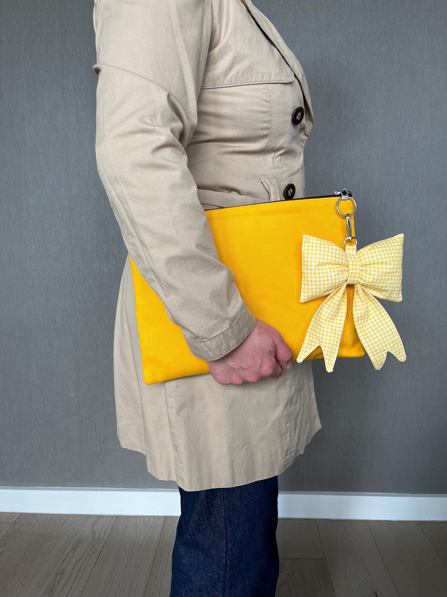 Gingham Bow Keychain with Personalized Clutch Bag: Bow Bag Charm with Custom Bridesmaid Gift Chic Party Clutch