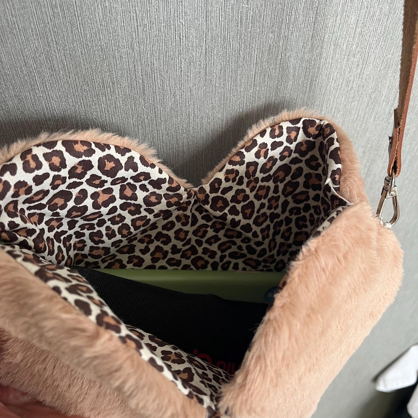 Handmade Heart Shaped Faux Fur Crossbody Bag with Leopard Print Bow, Cute Plush Heart Purse, Coquette Aesthetic Shoulder Bag
