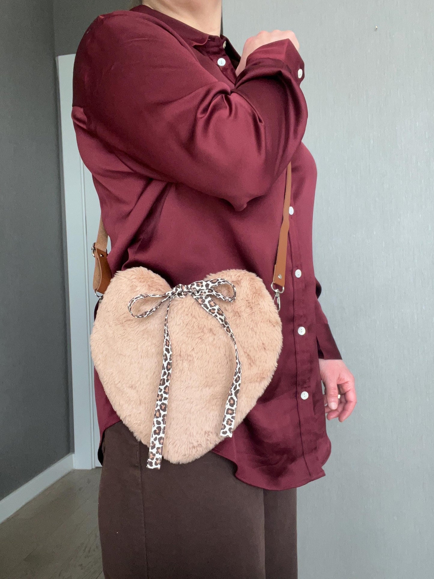 Handmade Heart Shaped Faux Fur Crossbody Bag with Leopard Print Bow, Cute Plush Heart Purse, Coquette Aesthetic Shoulder Bag